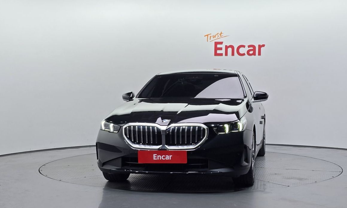 BMW 5-Series 530i xDrive, 2024