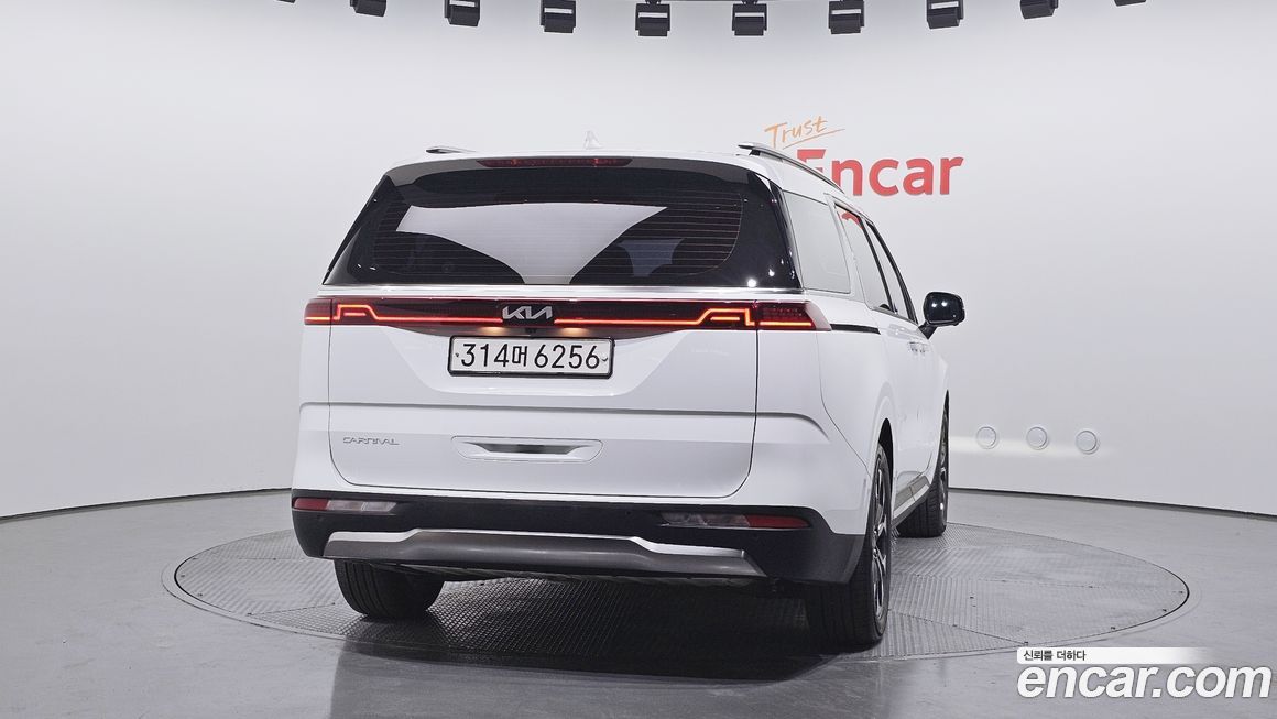 Kia Carnival 9-Seater Signature, 2023