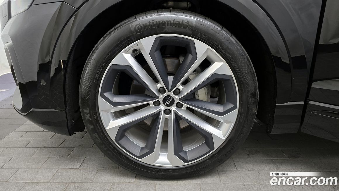 Audi Q8 55 TFSI Quattro Premium, 2025