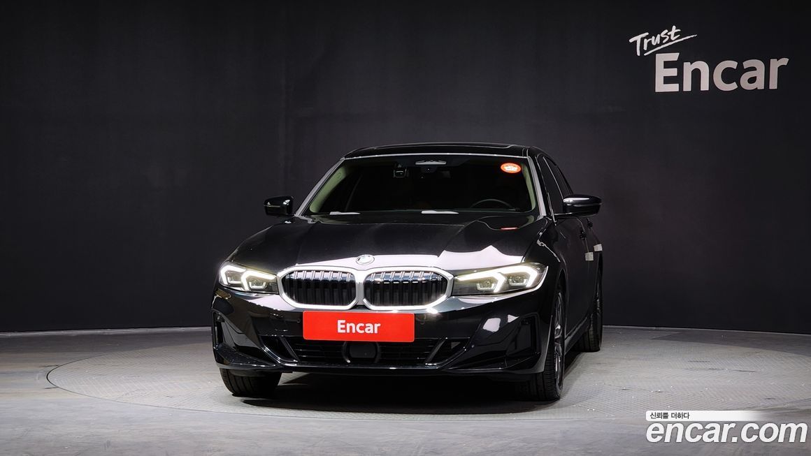 BMW 3-Series 320i, 2023