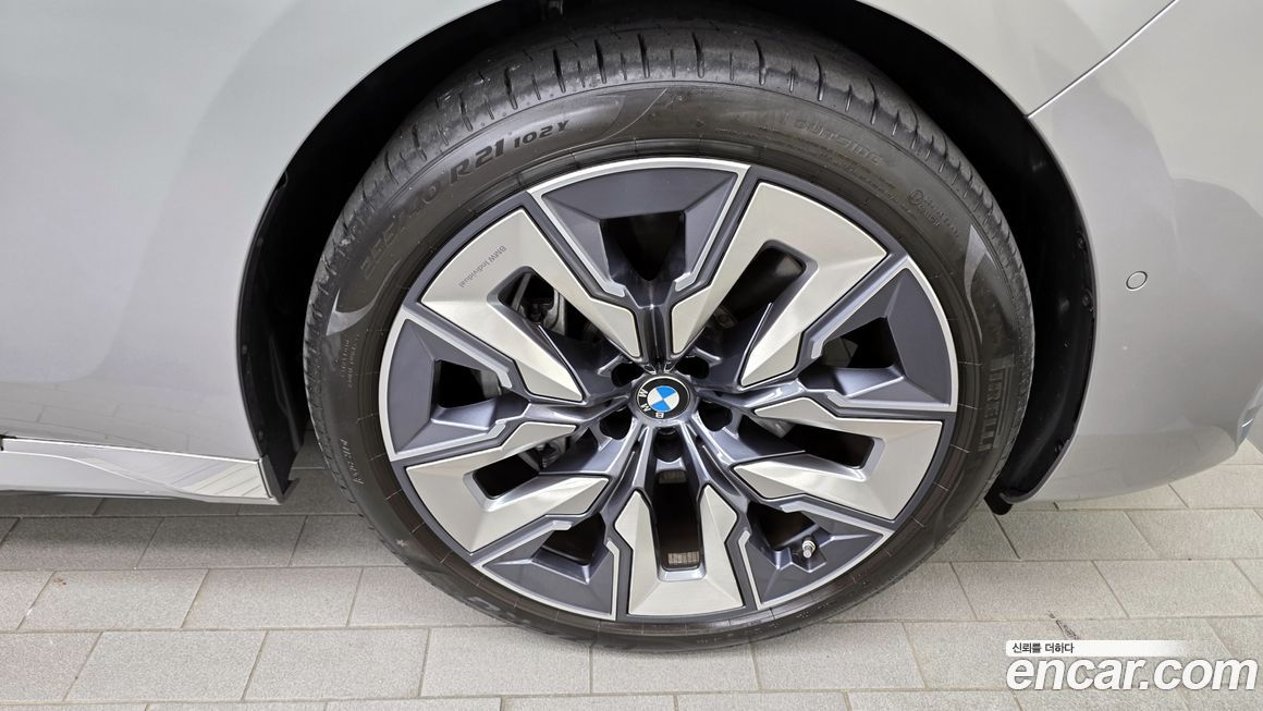 BMW 7-Series 740i xDrive Classic Silver Edition, 2024