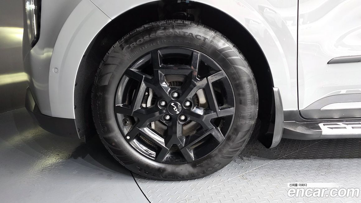 Kia Carnival 9-Seater Gravity, 2024