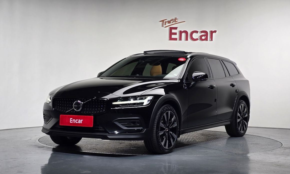 Volvo V60 B5 Ultimate AWD, 2023