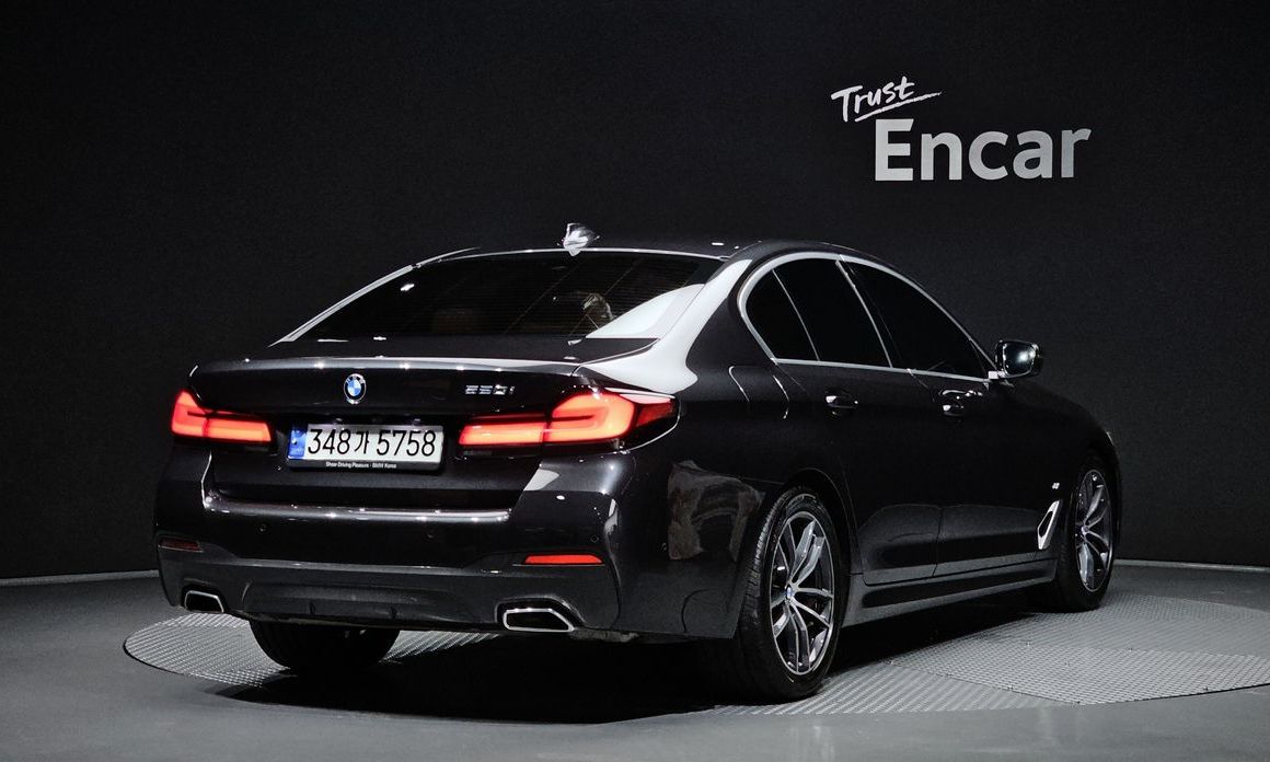 BMW 5-Series 520i M Sport, 2022