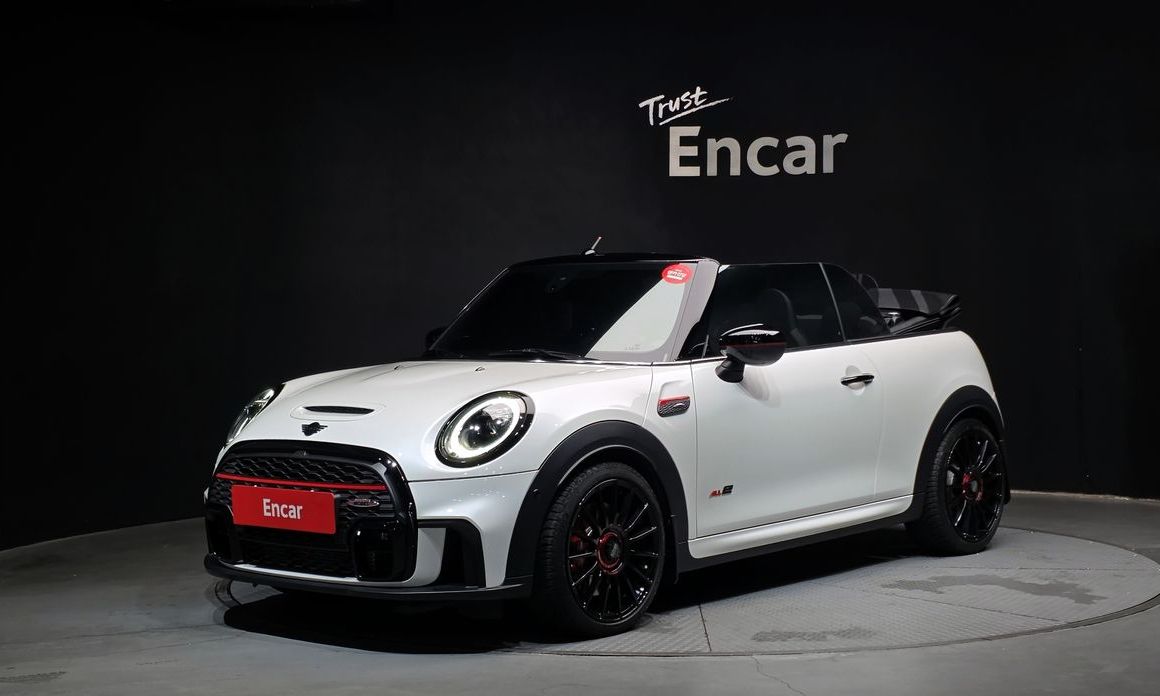 Mini Cooper Convertible JCW, 2024