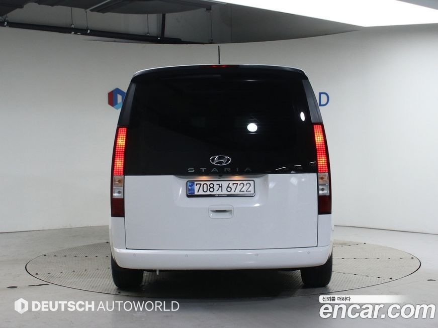 Hyundai Staria Tourer 11-Seater, 2025