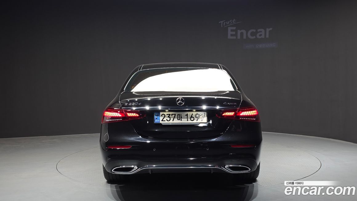Mercedes-Benz E-Class E220d 4MATIC AMG Line, 2022