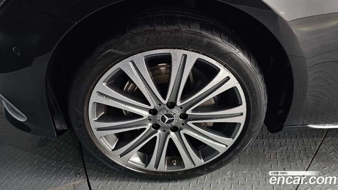 Mercedes-Benz E-Class E350 4MATIC Exclusive, 2023