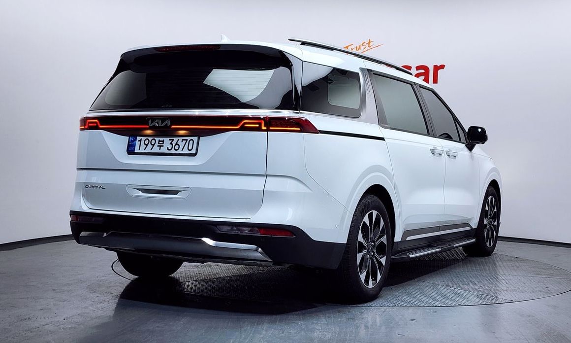 Kia Carnival 9-Seater Signature, 2023