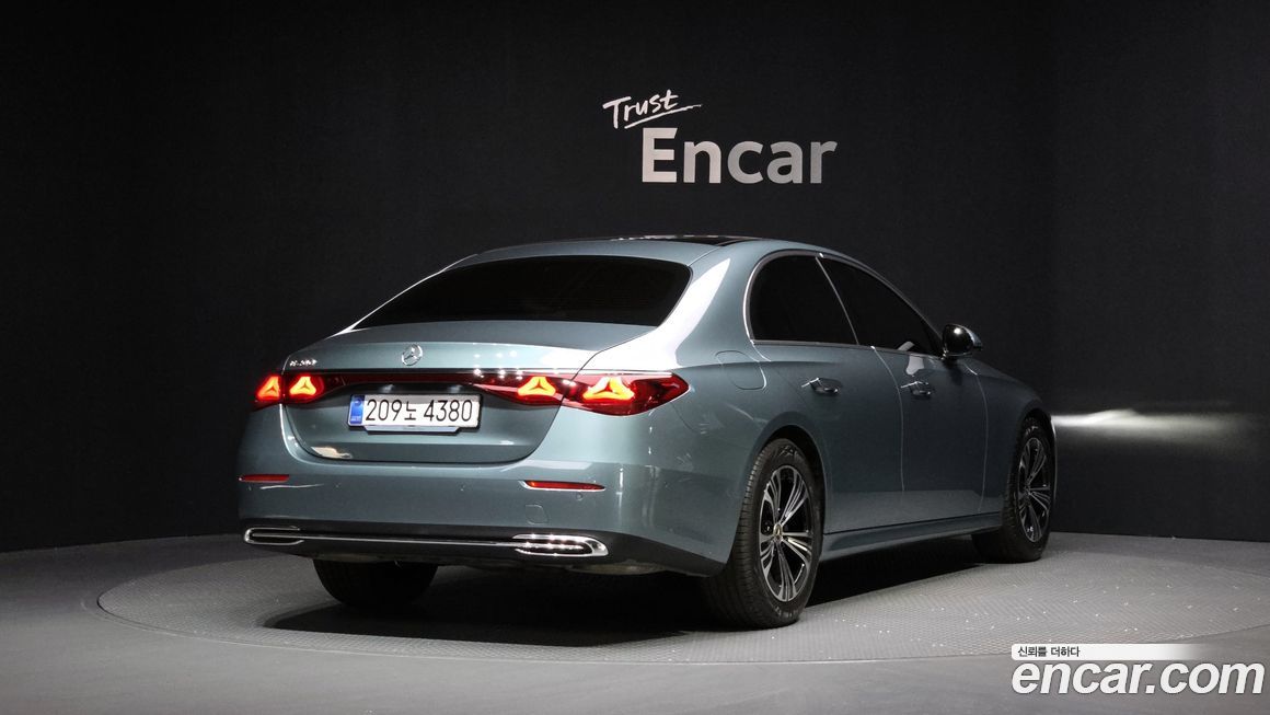 Mercedes-Benz E-Class E200 Avantgarde, 2025