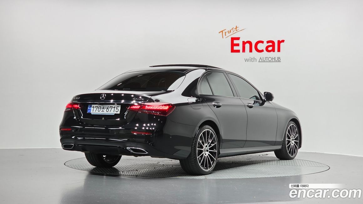 Mercedes-Benz E-Class E350 4MATIC AMG Line, 2023
