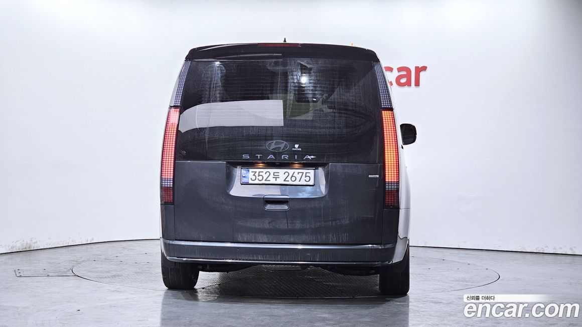 Hyundai Staria 4WD Lounge 9-Seater, 2025