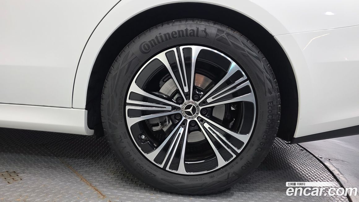 Mercedes-Benz E-Class E200 Avantgarde, 2025