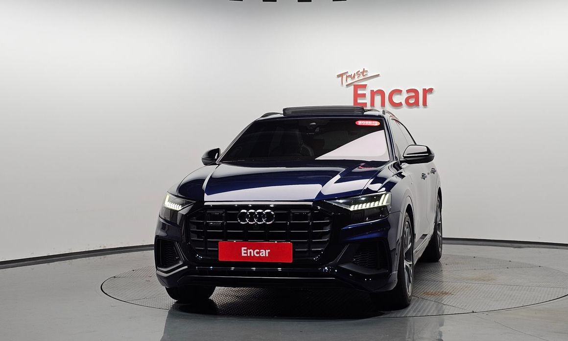 Audi Q8 55 TFSI Quattro Premium, 2022