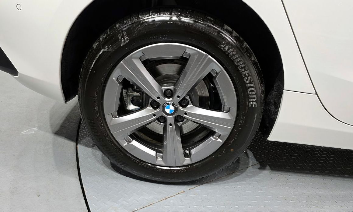 BMW 2-Series 220i Advantage, 2025