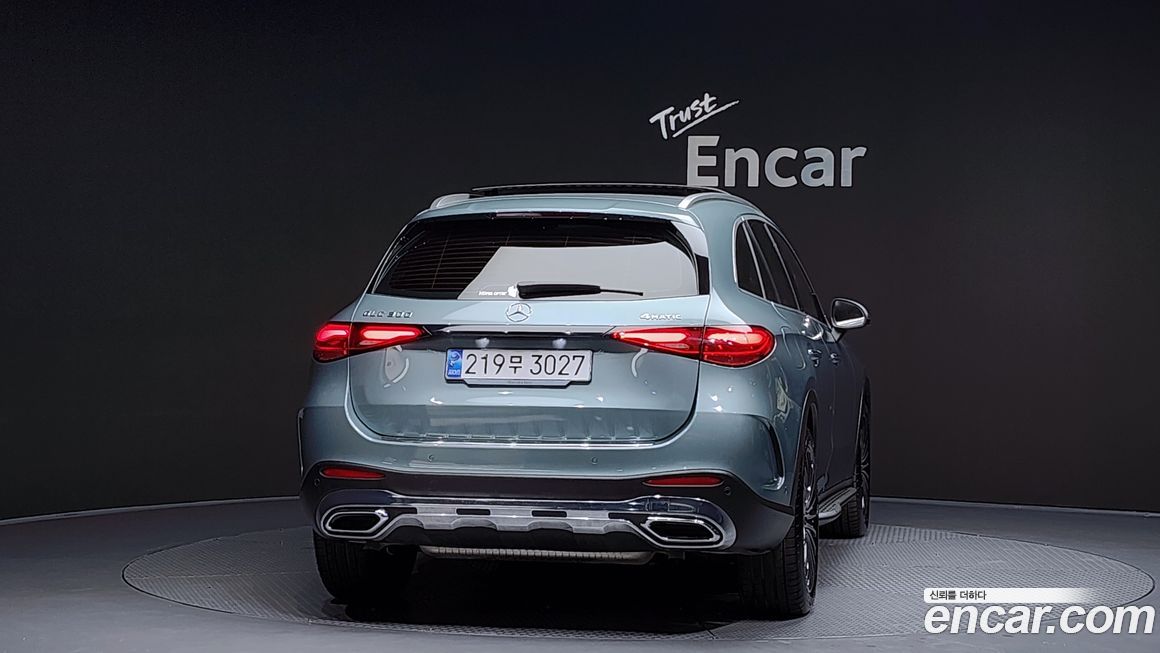 Mercedes-Benz GLC-Class GLC300 4MATIC AMG Line, 2025