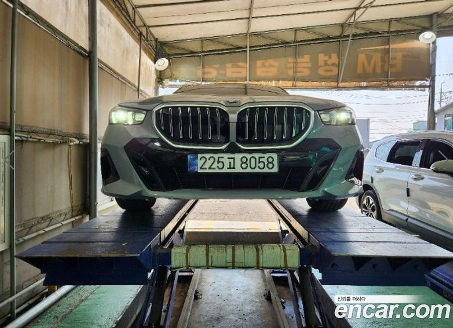 BMW 5-Series 520i M Sport, 2024