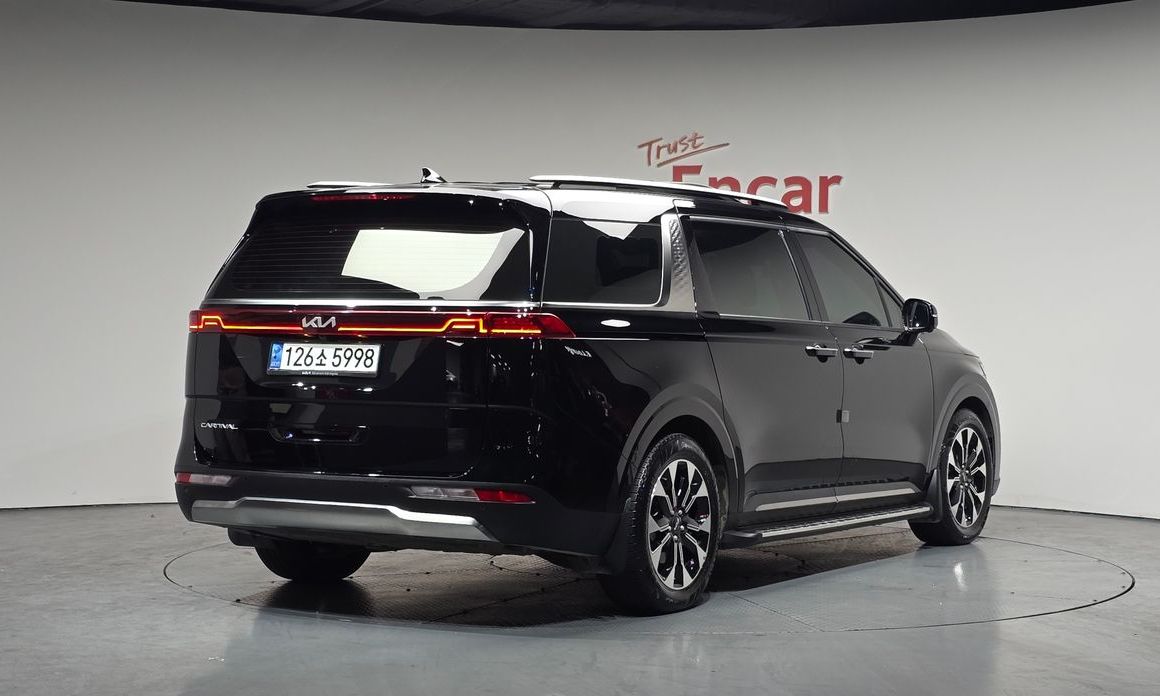 Kia Carnival 9-Seater Signature, 2022
