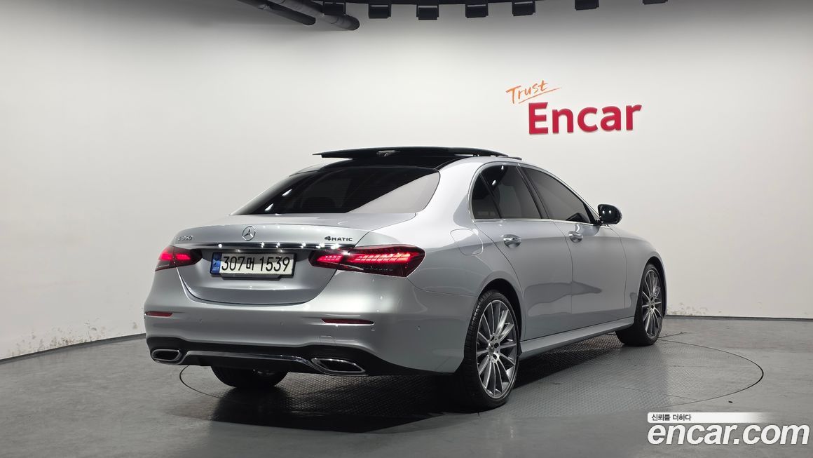 Mercedes-Benz E-Class E350 4MATIC AMG Line, 2022