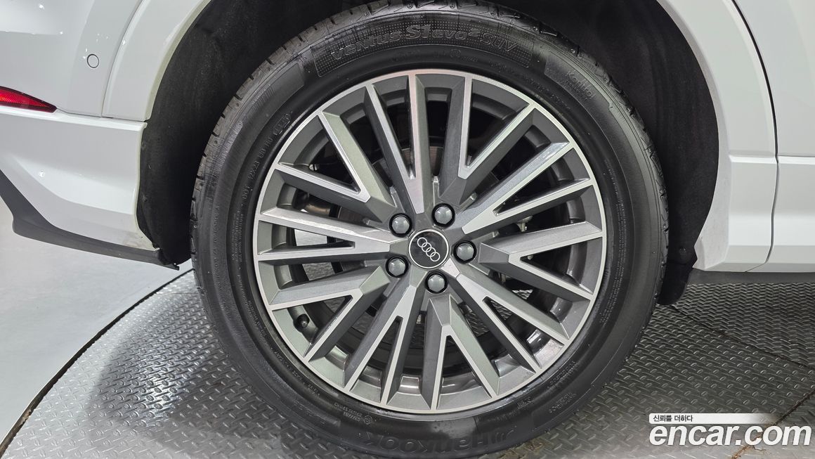 Audi Q3 40 TFSI Quattro Premium, 2025