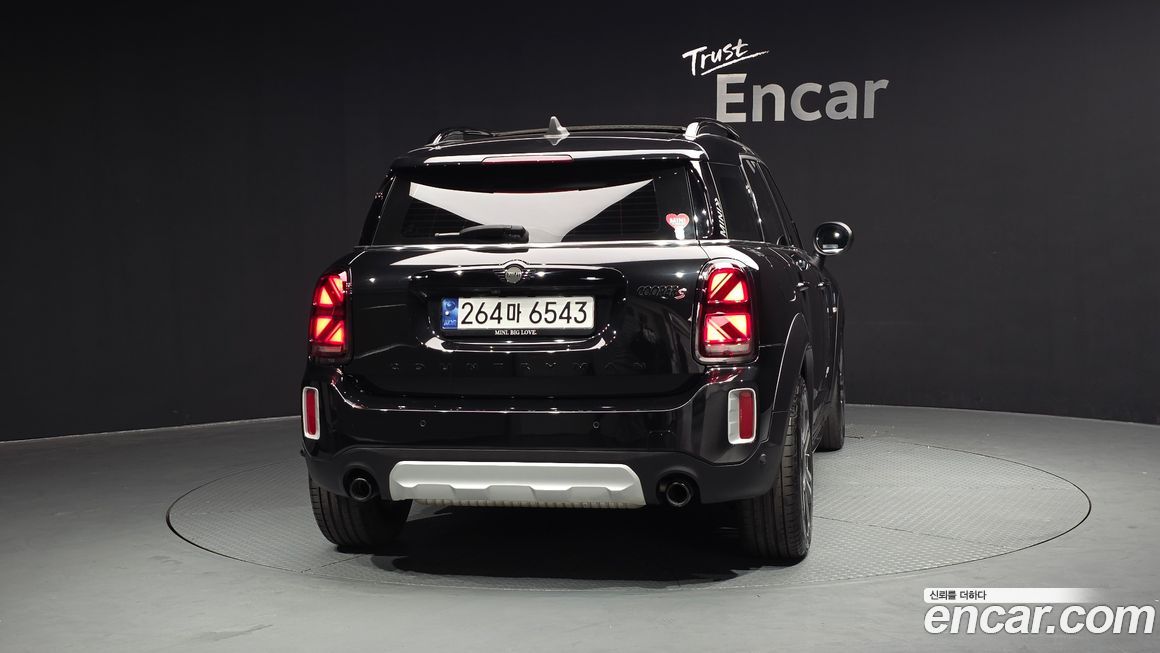 Mini Countryman ALL4 Classic Launch Pack, 2023