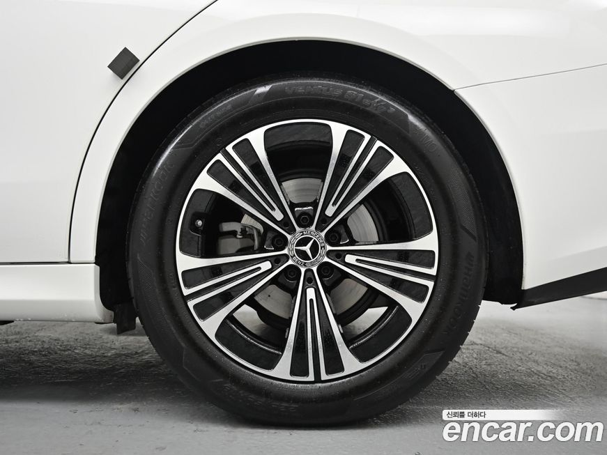 Mercedes-Benz E-Class E200 Avantgarde, 2025