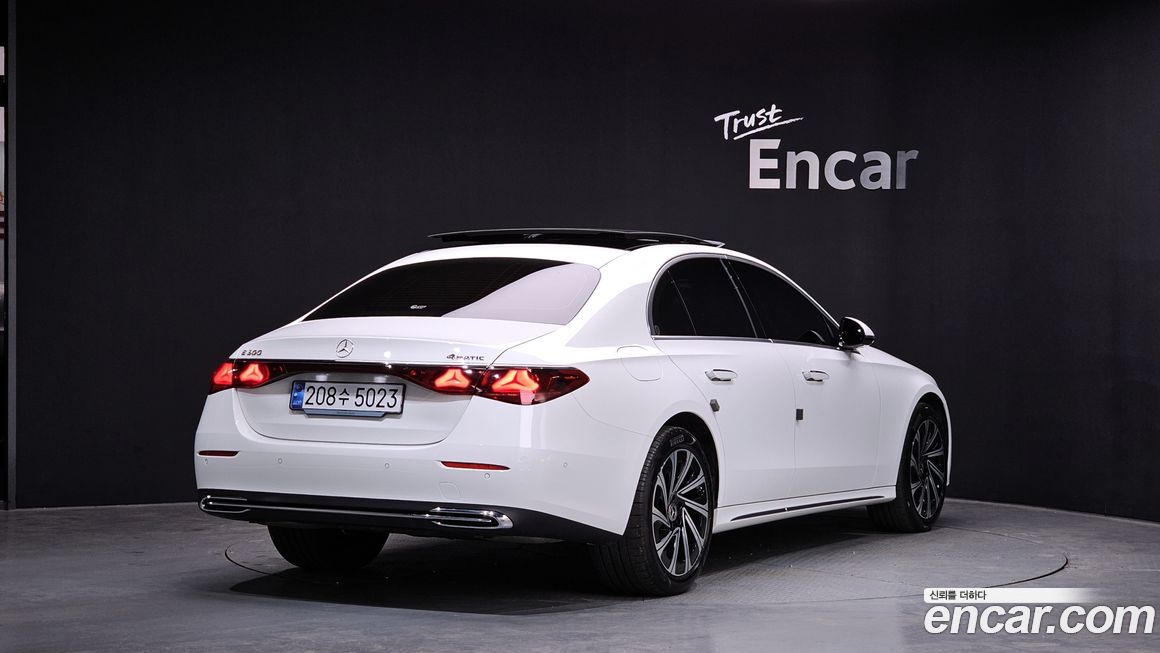 Mercedes-Benz E-Class E300 4MATIC Exclusive, 2024