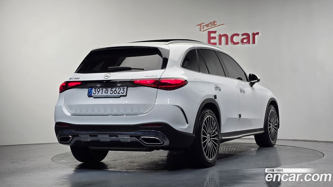 Mercedes-Benz GLC-Class GLC300 4MATIC AMG Line, 2023
