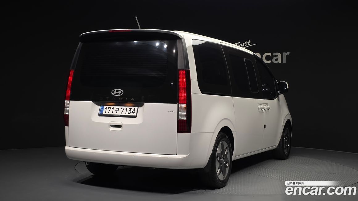 Hyundai Staria 4WD Tourer 9-Seater, 2025