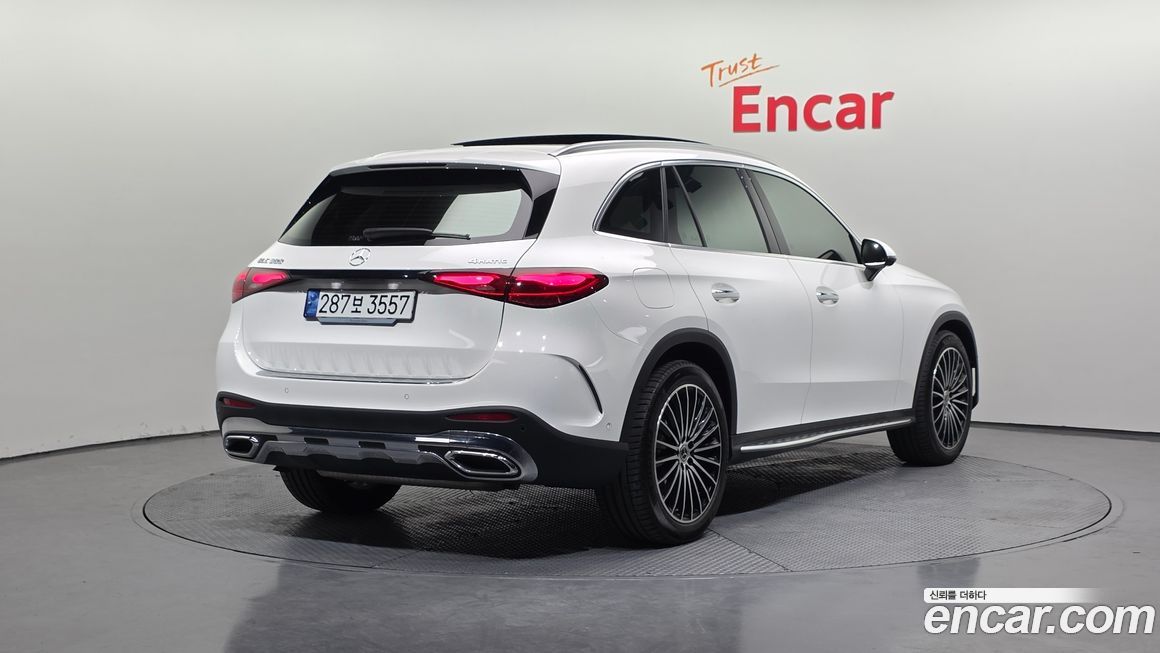 Mercedes-Benz GLC-Class GLC300 4MATIC AMG Line, 2024
