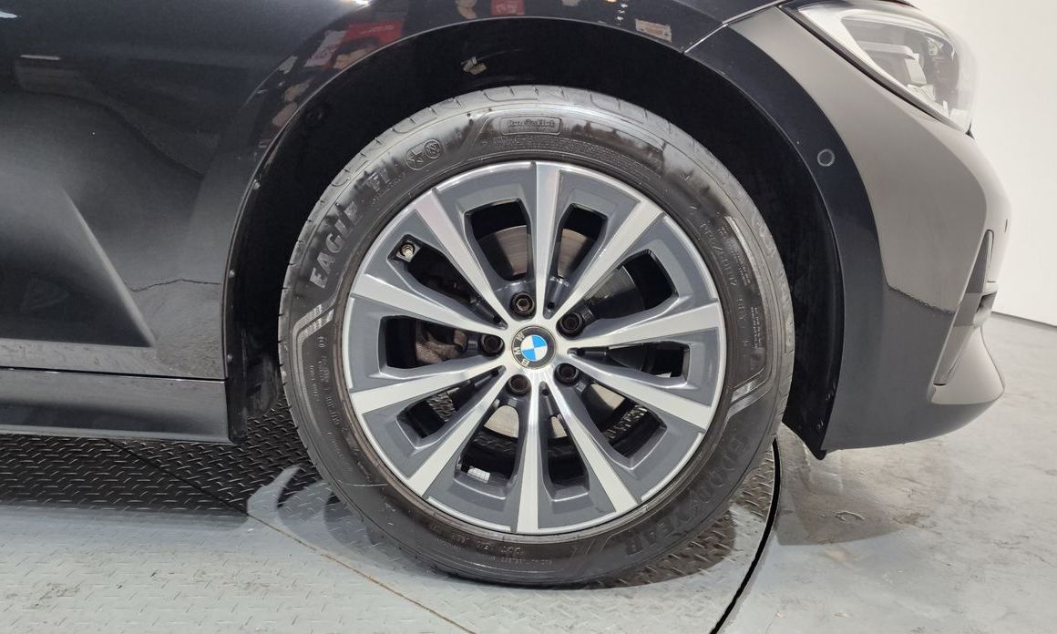 BMW 3-Series 320i, 2022