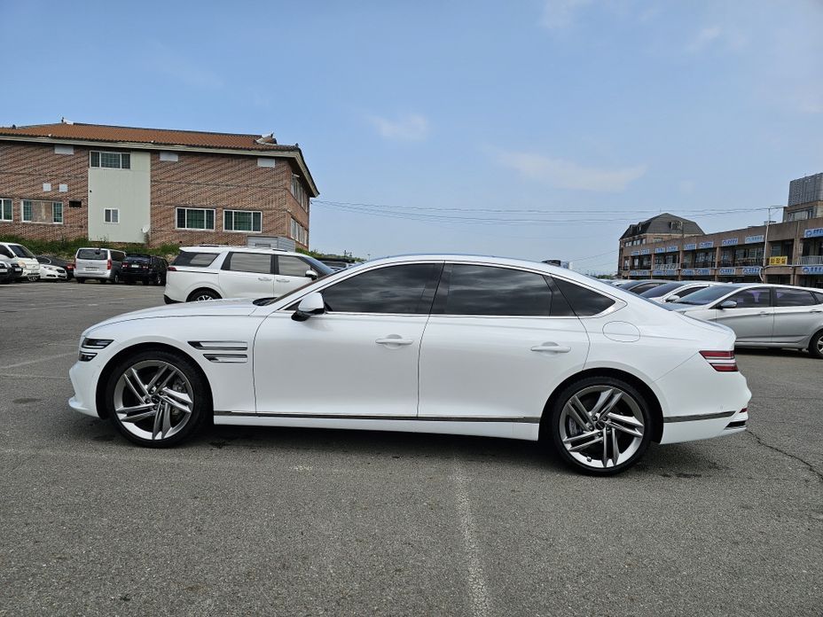 Genesis G80 Gasoline 2.5 Turbo 2WD, 2025