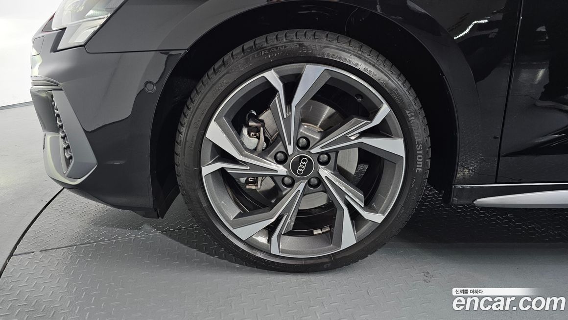 Audi A3 40 TFSI Premium, 2024