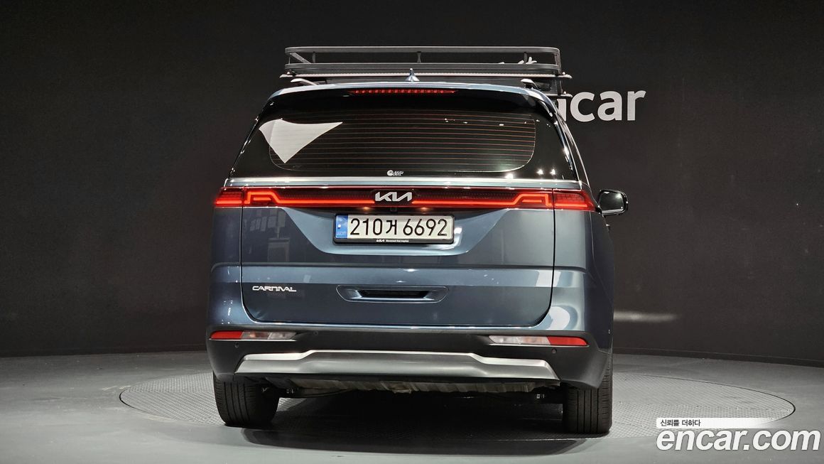 Kia Carnival 7-Seater Signature, 2023