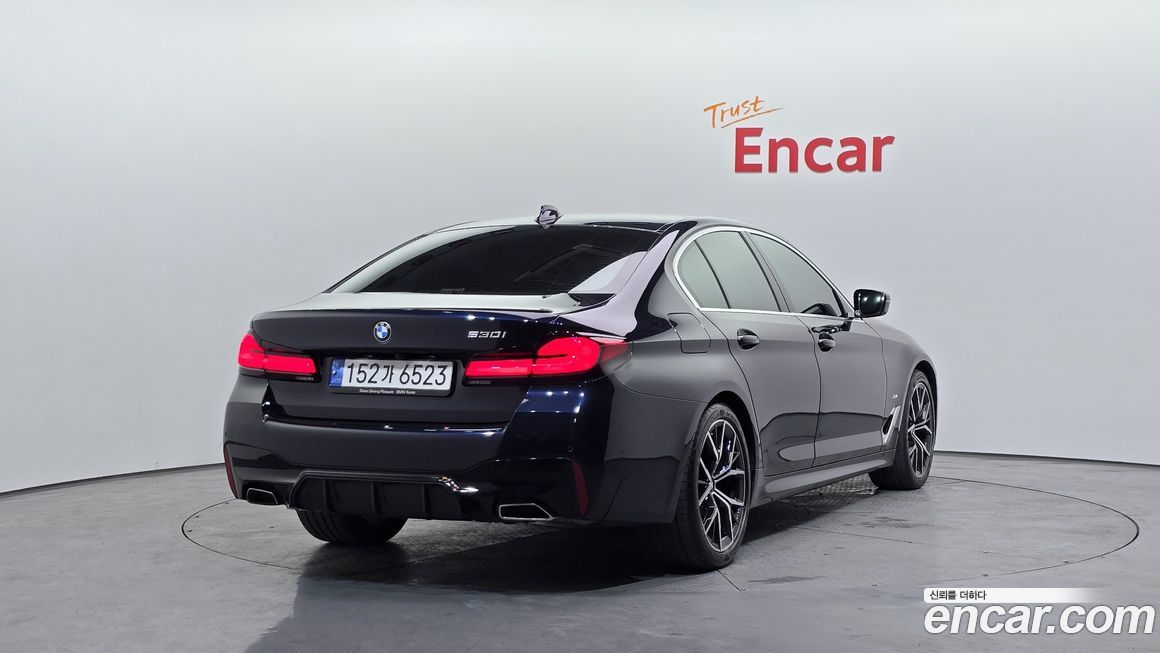 BMW 5-Series 530i M Sport Package, 2022