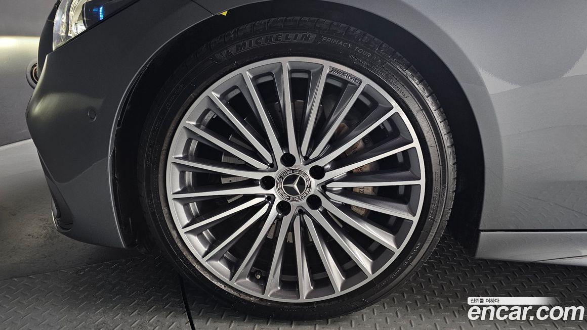 Mercedes-Benz C-Class C300 4MATIC AMG Line, 2023