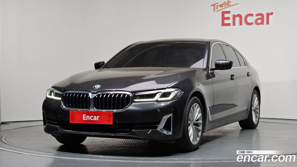 BMW 5-Series 530i Luxury, 2022