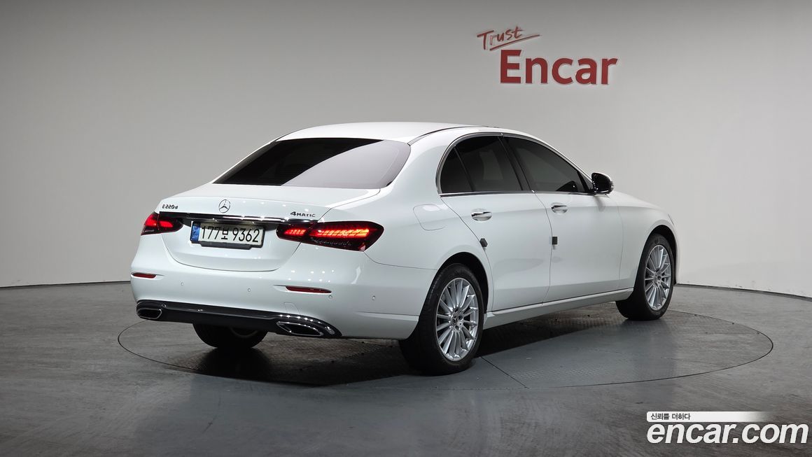 Mercedes-Benz E-Class E220d 4MATIC Exclusive, 2022