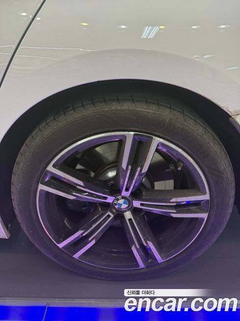 BMW 3-Series 320i M Sport, 2025