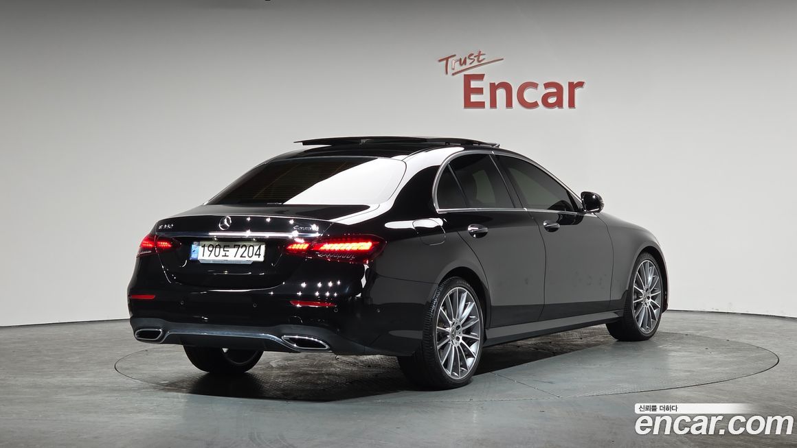Mercedes-Benz E-Class E350 4MATIC AMG Line, 2022