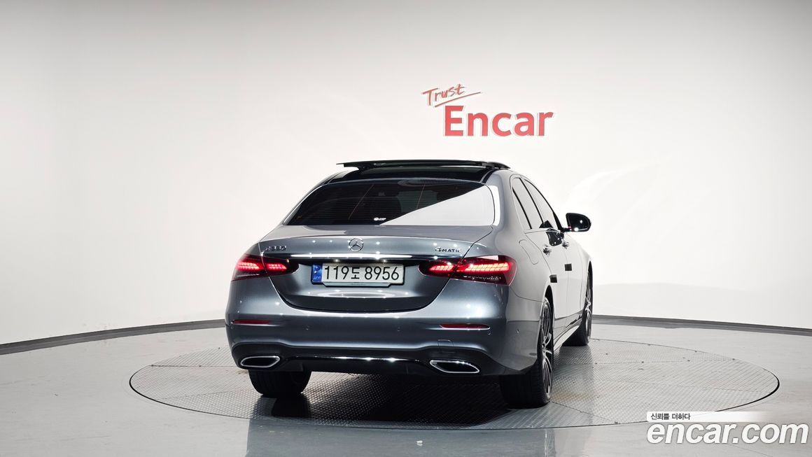 Mercedes-Benz E-Class E350 4MATIC AMG Line, 2023