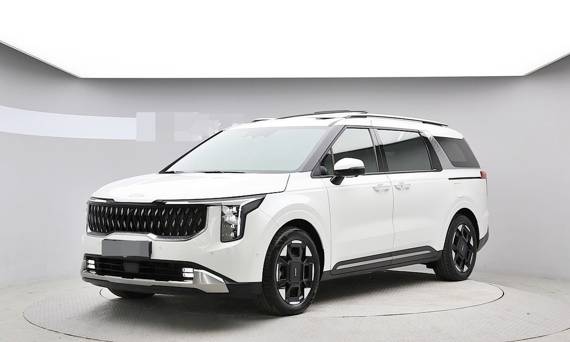 Kia Carnival 9-Seater Signature, 2024