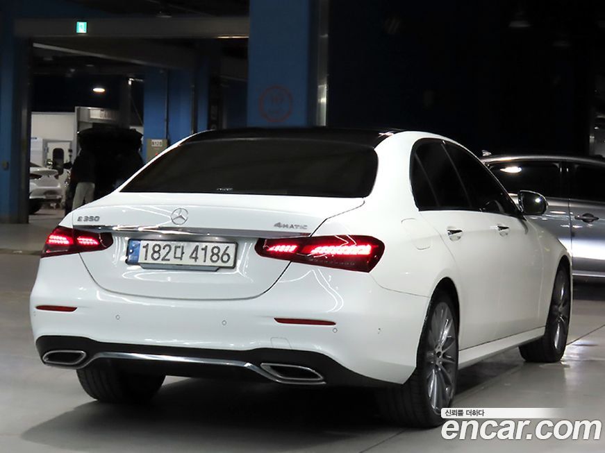 Mercedes-Benz E-Class E350 4MATIC AMG Line, 2022