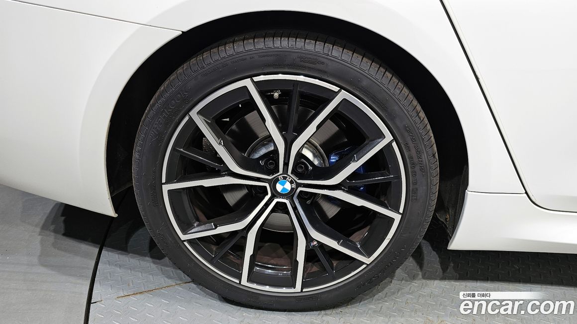 BMW 5-Series 530i M Sport Package, 2022