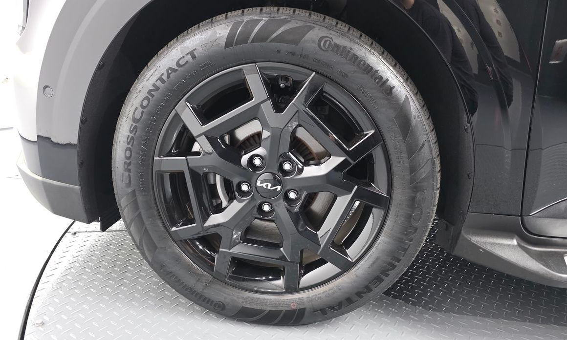 Kia Carnival 9-Seater Gravity, 2025