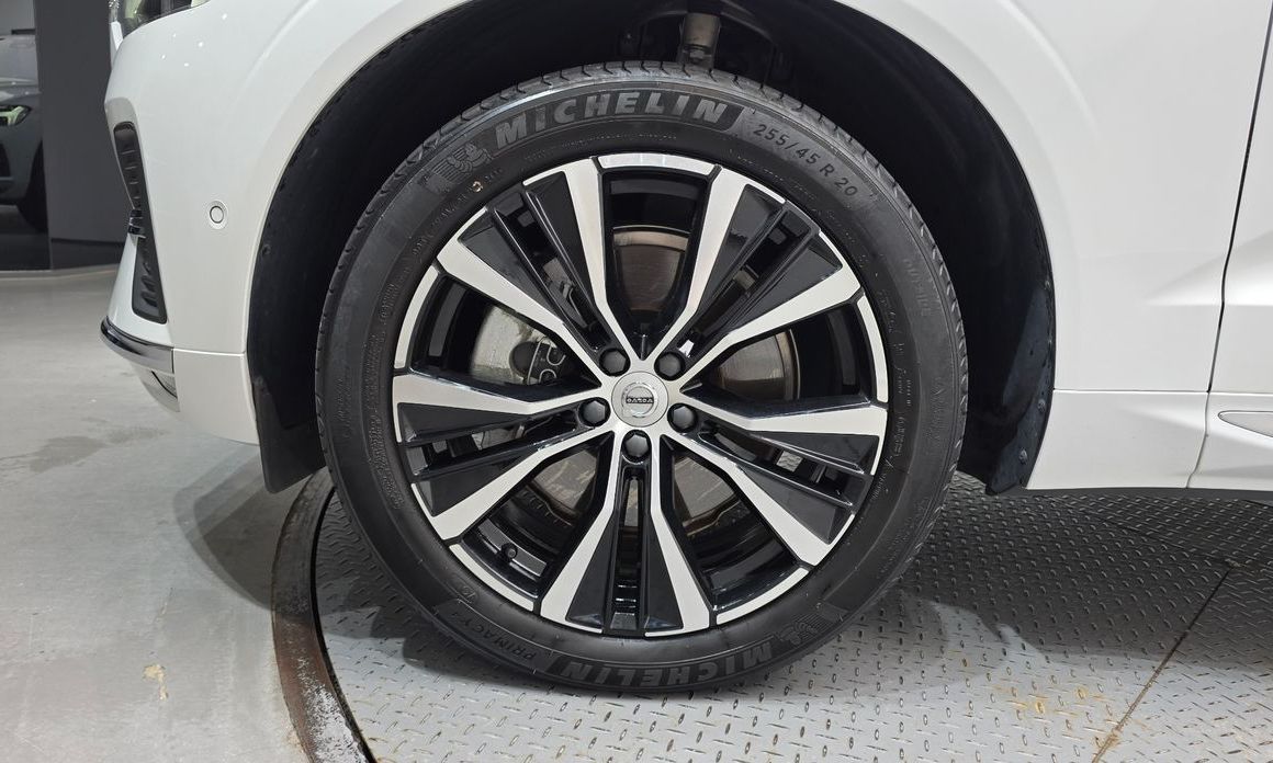 Volvo XC60 B6 Ultimate Bright, 2024