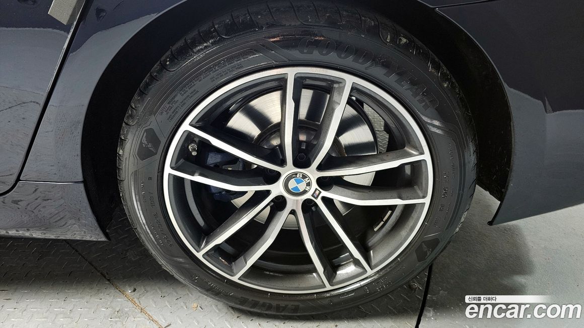 BMW 5-Series 520i M Sport, 2023