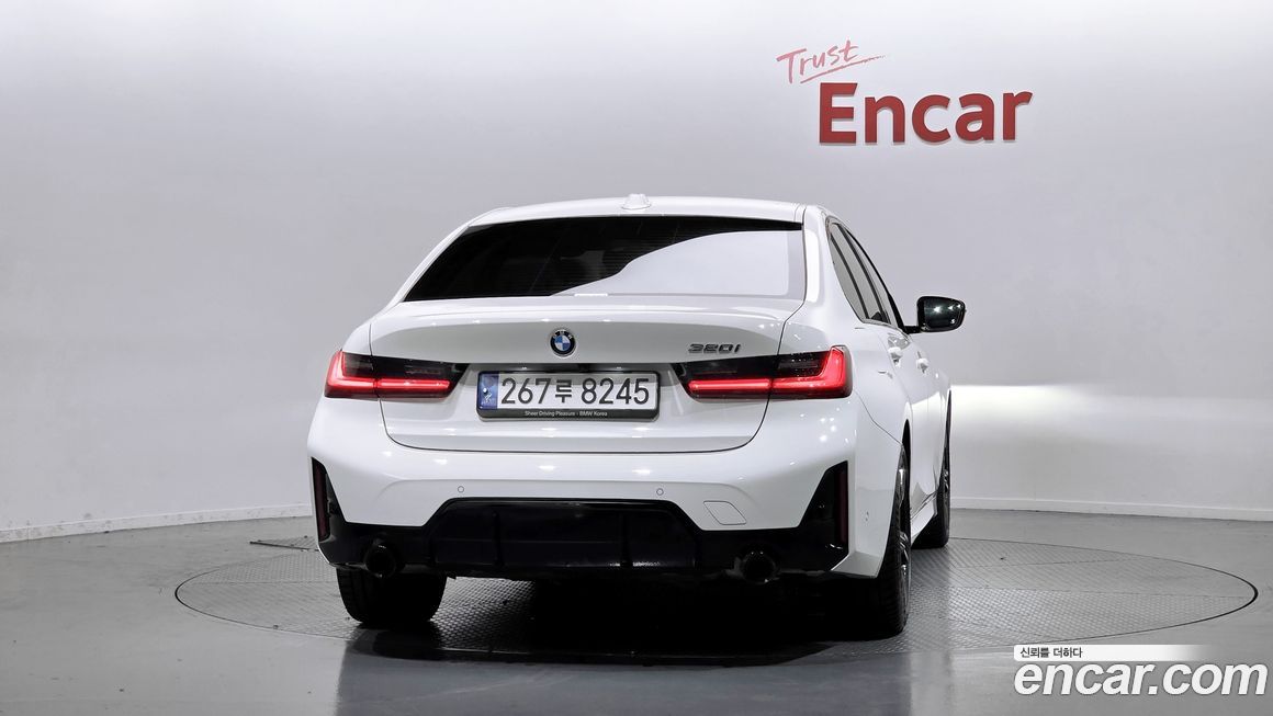 BMW 3-Series 320i M Sport, 2023