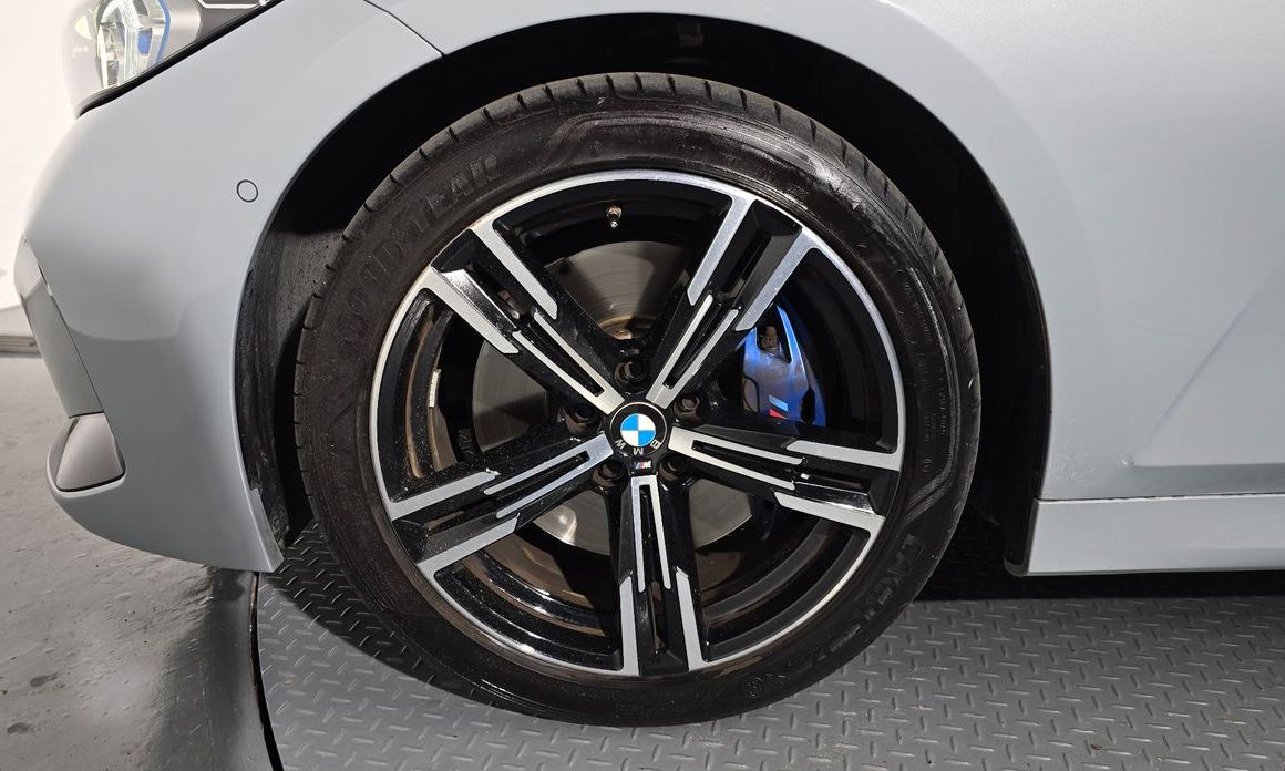 BMW 3-Series 320i M Sport, 2023