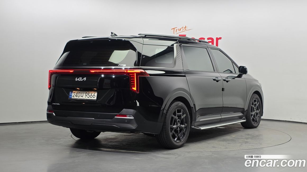 Kia Carnival 9-Seater Gravity, 2024